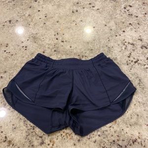 Lululemon Hotty Hot Short mid-rise 2.5 inseam